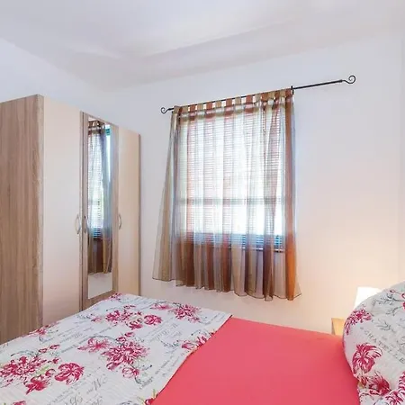 Holiday Home Lucija Sveti Filip i Jakov Esterno foto