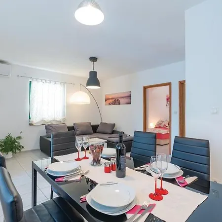 Holiday Home Lucija Sveti Filip i Jakov Esterno foto