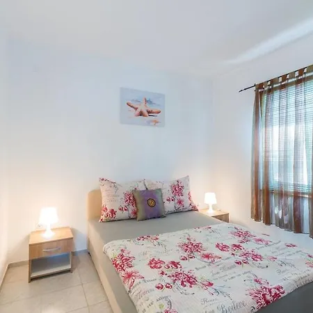 Holiday Home Lucija Sveti Filip i Jakov Esterno foto