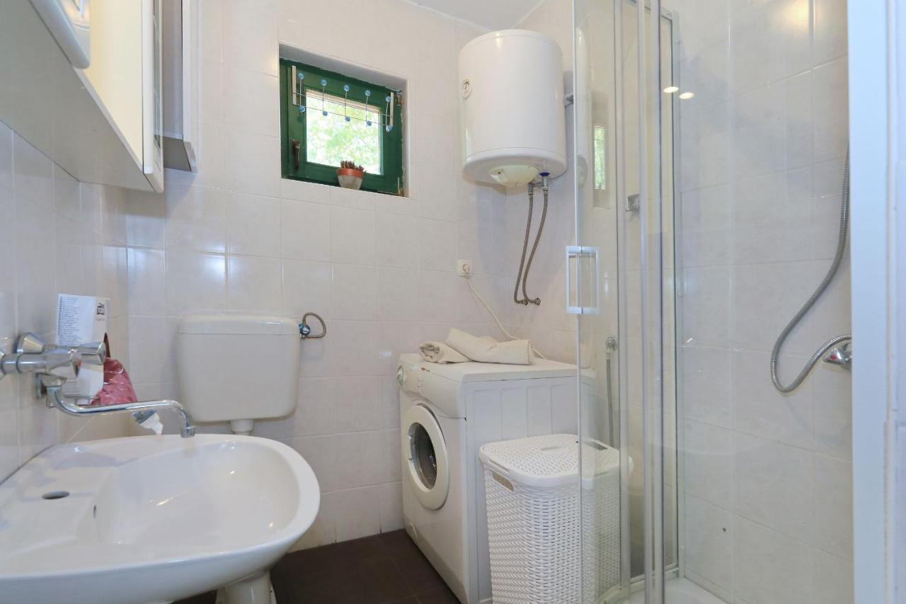 Lucija Holiday home Sveti Filip i Jakov